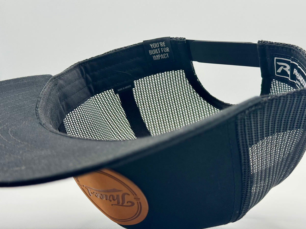 Circle Script Trucker-Black